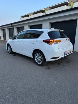 Toyota Auris - 2