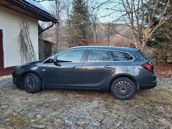 Opel Astra SportsTourer Cosmo - 2