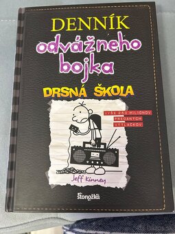 Denník odvážneho bojka - Preplnený mechúr drsná škola dlhá c - 2