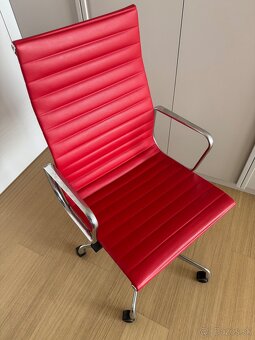 Kancelarska stolicka Vitra Aluminium EA 119 - cervena - 2