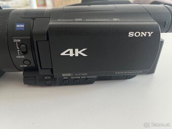 Sony FDR-AX700 4K Handycam - 2