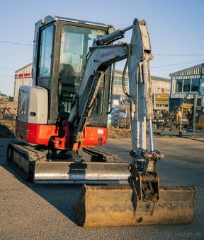 Bager Takeuchi TB23 + vrták + kladivo + 4 lyžice. - 2