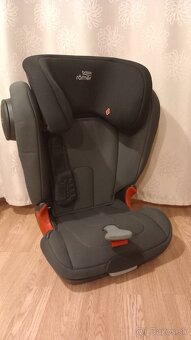 Predám Britax Römer KIDFIX II XP SICT. Cena za kus. - 2