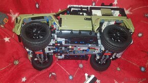 ponúkam skladačky Land Rover Porsche 911 lego? - 2