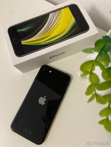 Predám iPhone SE 2020 64GB - 2