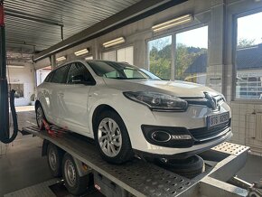 Renault Megane 2015 1.6 16v najeto jen 25tis - 2