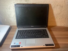 Predám Toshiba Sattelite L40 (system na prianie) - 2