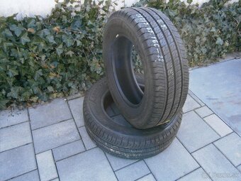 Predám 2x letné temer nové pneu GOODYEAR 215/65 R16C 106/104 - 2