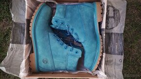 (nepouzivane) ojedinele modre Timberland (c. 37) - 2