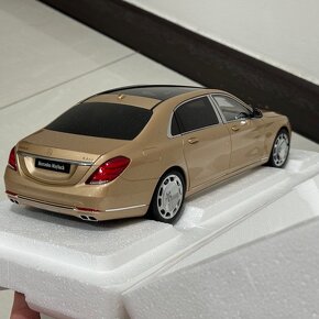 1:18 AutoArt Mercedes Maybach S Class S600 - 2