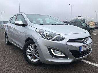 Hyundai i30 CW 1.6i CRDi 16V DOHC Comfort - 2