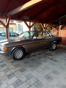 Mercedes 230 CE, rok 1983 - 2