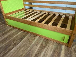 Drevená detská posteľ - 2