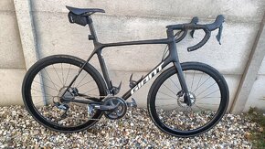 Giant TCR Advanced Pro Team Disc, model 2021

 - 2