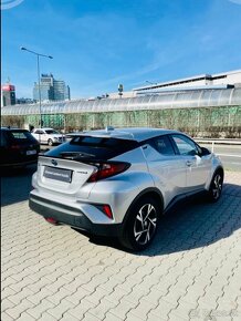 Prenajom Požičanie auta Toyota CH-R rv. 2022 1.8 benzin hybr - 2