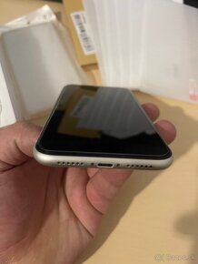 Iphone 11 White 128 GB nová batéria. 100% stav. - 2