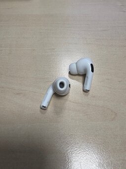 Apple AirPods Pro (1.gen bez magsafe) –Slúchadlá - 2