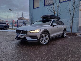 Volvo V60 Cross Country B4 145kW AT8 AWD Pro, v záruke - 2