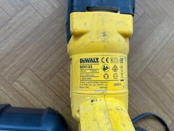 AKU príklepová vŕtačka DEWALT DCH133 - 2