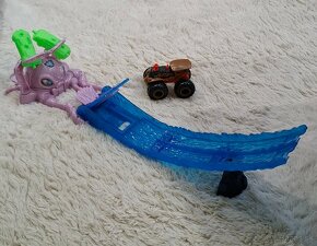 Hot wheels dráha chobotnica na Monster truck autíčka - 2