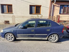 Opel Astra 1.4 i - 2