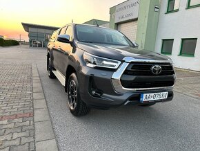 Toyota Hilux DC 2.8 I D-4D Executive 4x4 A/T - 2