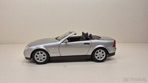 1:18 MERCEDES-BENZ SLK 230 - 2