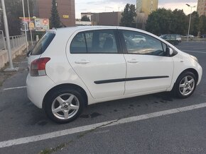 Toyota Yaris 1,0 benzin r. 2010 - 2