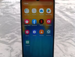 Mobilní telefon Samsung Galaxy A20e / 3GB RAM / 32GB - 2