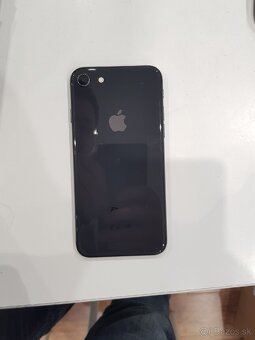 Apple iPhone 8 64GB - 2