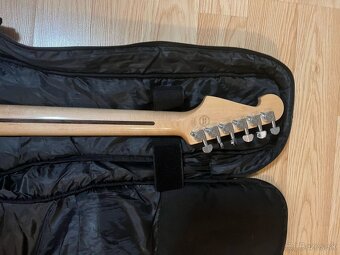 Elektrická gitara značky SX - 2