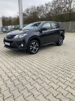 Toyota RAV4 2.2 l D-4D Premium REZERVOVANĚ - 2