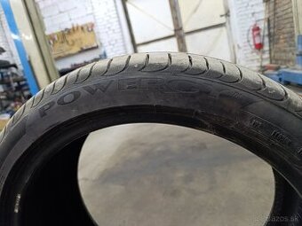 235/40 r19 - 2