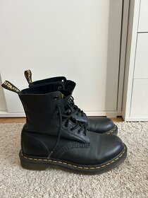 Dr. Martens - 2