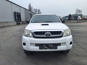 TOYOTA HILUX 2,5 DIESEL 4X4 UZÁVIERKU MA - 2