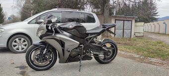 Honda CBR 1000 rr - 2