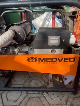 Medved grizzli 25000 - 2