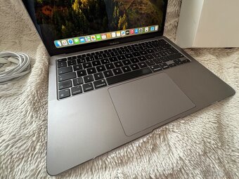 Apple Macbook air M1 8/256gb- Super stav 88% batéria - 2