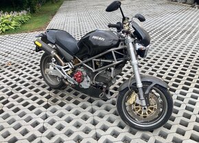 Ducati Monster 900 - 2