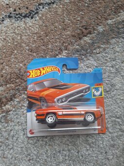 Hot wheels mix autíčok 1. - 2