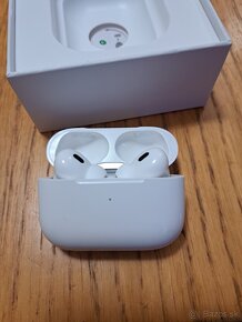 Apple AirPods PRO 2nd gen v USB-C MagSafe púzdre - 2