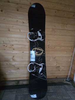 Predám snowboard Apocalypse + úplne nové viazanie - 2