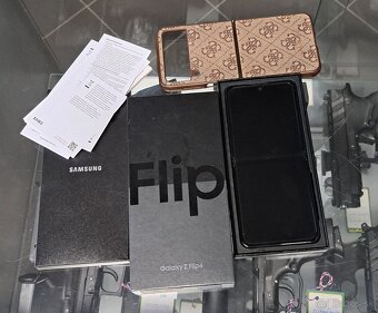 SAMSUNG GALAXY Z FLIP 4 - 2