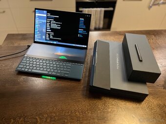 Asus ZenBook Pro DUO UX581 - 2