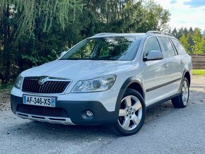 Škoda Octavia Combi Scout 2.0 TDI 4x4 Xenon Alcantara - 2