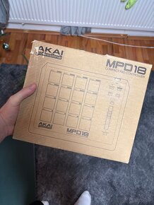 AKAI MPD18 - 2