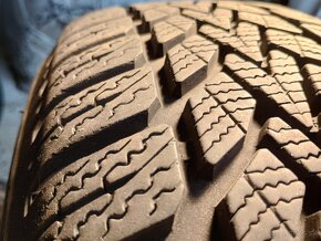 Predam 4ks pneu 185/65/r15  zimne  88T Dunlop - 2