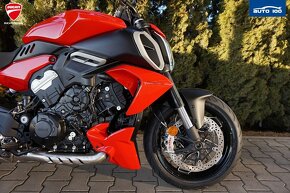 Ducati Diavel V4 red - 2