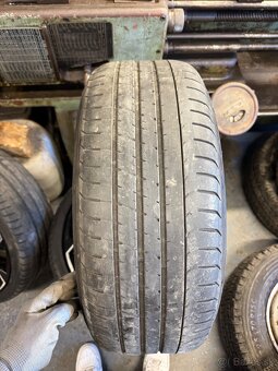 Predám 2 kusy Pirelli runflat 225/35 r19 - 2