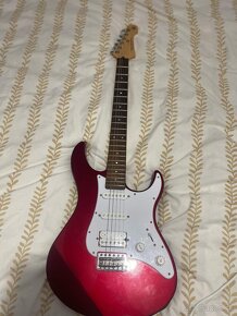 Yamaha pacifica 122j - 2